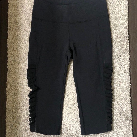 Lululemon Sharp Turns Crop 17” - Picture 2 of 3